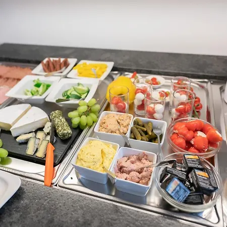 シティホテル トゥルマーストゥーブ ホテル 3*