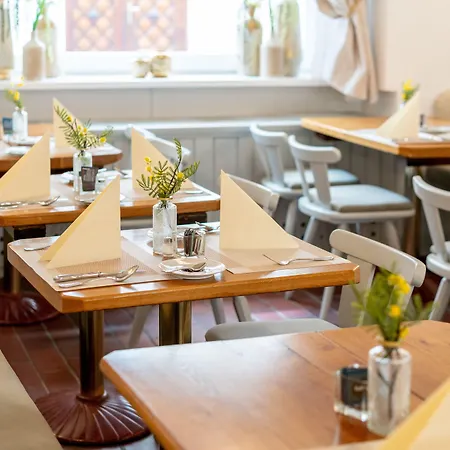 シティホテル トゥルマーストゥーブ 3*